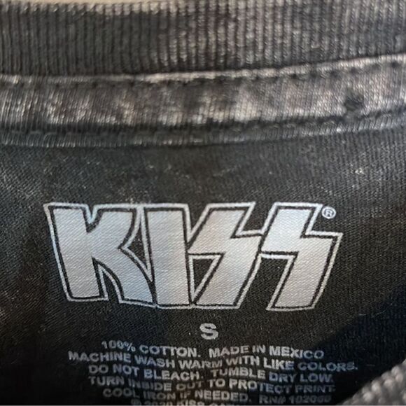 KISS Distressed Graphic Cropped Tee - Picture 4 of 6